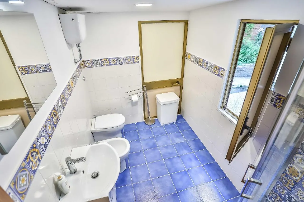 Apartment With 4 Bedrooms In Amalfi