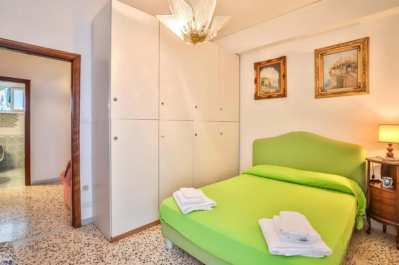 Apartment With 4 Bedrooms In Amalfi