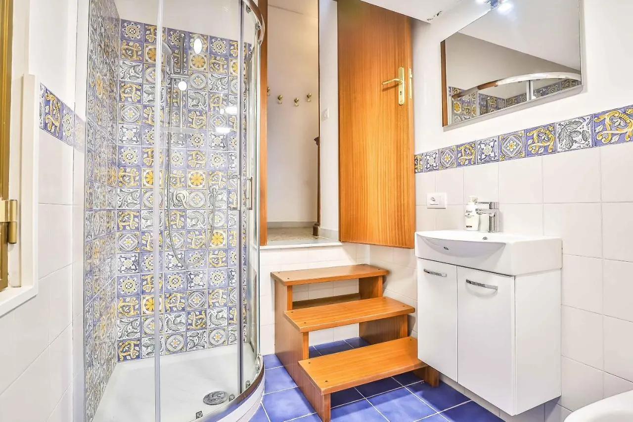 Apartment With 4 Bedrooms In Amalfi